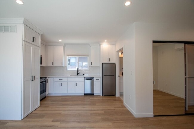 Building Photo - 4334 Mammoth Ave