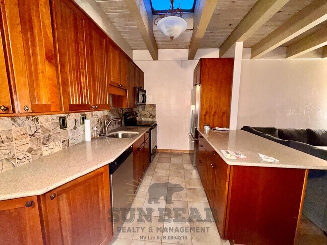 Foto del edificio - 3 Bedroom in Central Location in Incline!