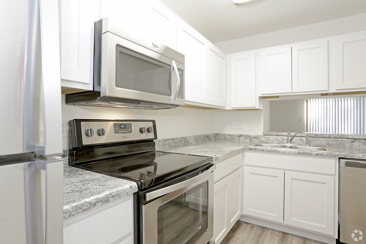 Tuscany Ridge Townhomes Apartments in Champaign, IL