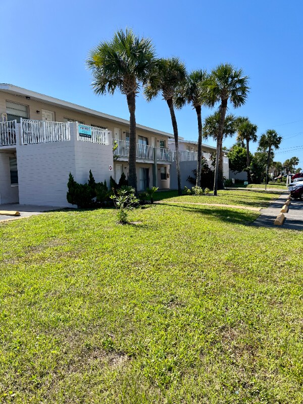 Foto del edificio - 2417 N Oleander Ave