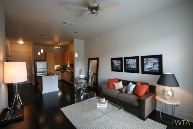 Building Photo - 2 bedroom in AUSTIN TX 78751