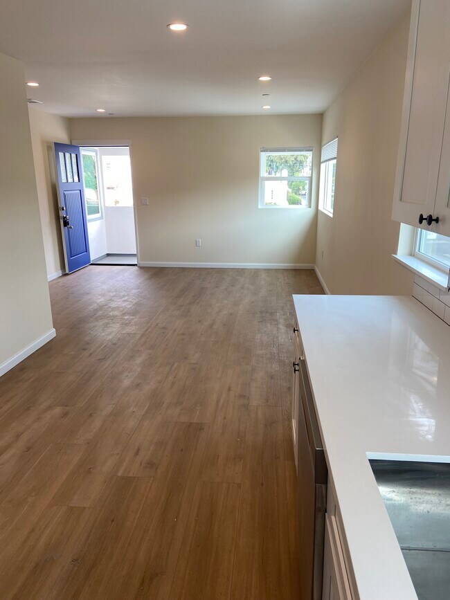 Living room - 3118 W 48th St