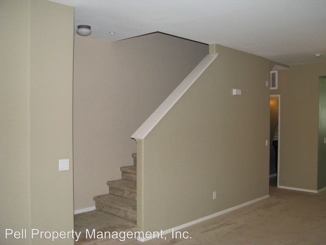 Building Photo - 8794 Dawn Ct