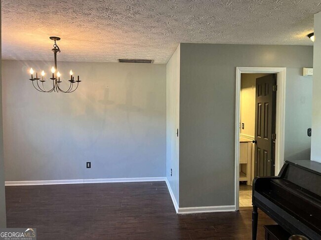 Building Photo - 30 Candlewood Ct