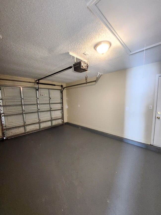 Foto del edificio - 419 Apple Dr Crestview, FL 32536. January ...