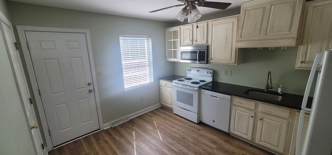 Foto del edificio - 727 Old Silver Springs Rd