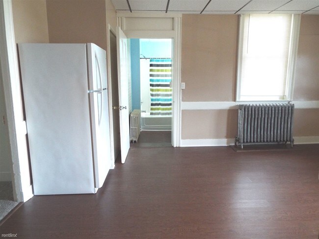 Building Photo - 2 br, 1 bath Apartment - 433 E Main St