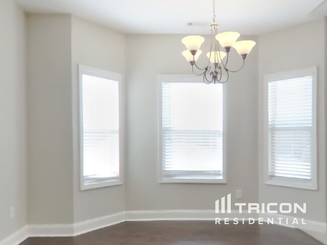 Foto del edificio - 246 White Creek Dr
