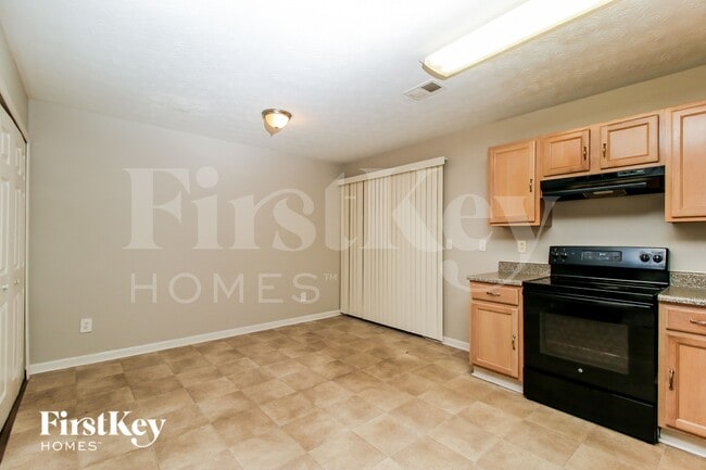 Foto del edificio - 7046 Setters Way