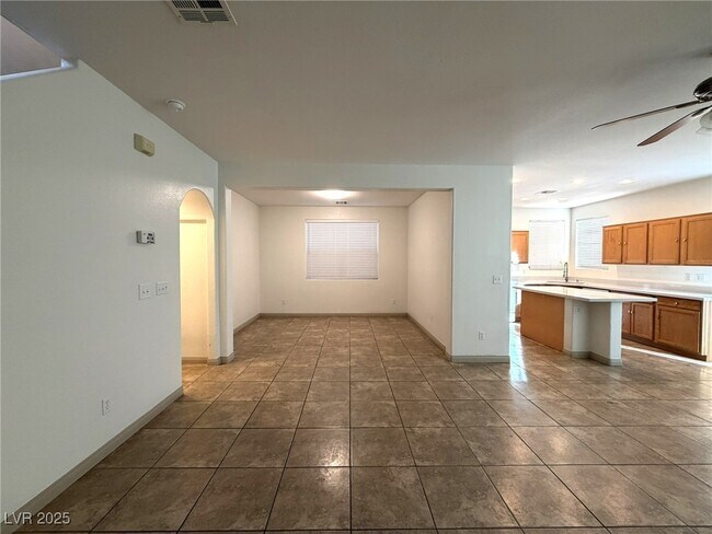 Foto del edificio - 9243 Sterling Hill Ave