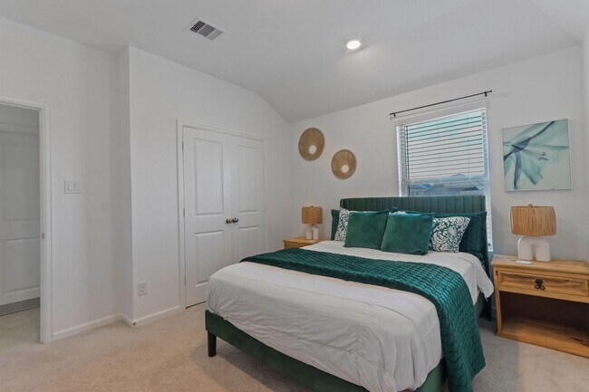 Foto del edificio - 15023 Marston Grv Dr