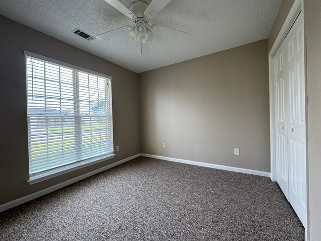 Building Photo - 331 Tyson Glen Dr