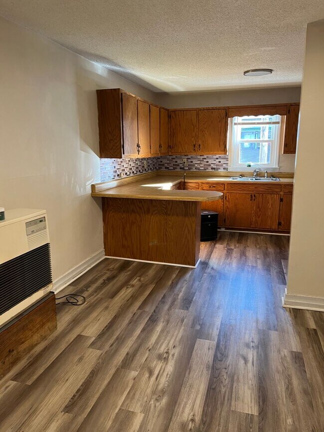 Foto del edificio - 2 Bedroom Apartment Located in Beautiful Warrensville