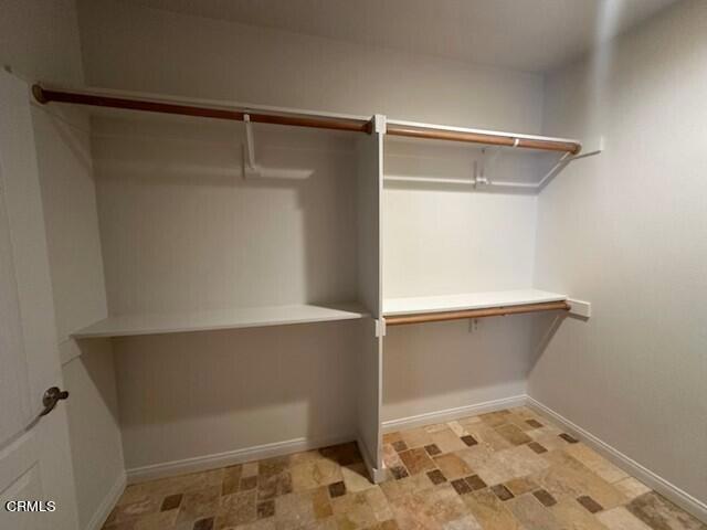 Building Photo - 346 Metropole Ave