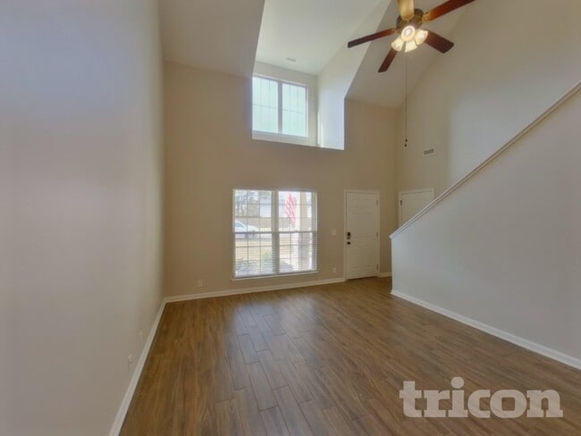 Foto del edificio - 216 Winding Branch Ct