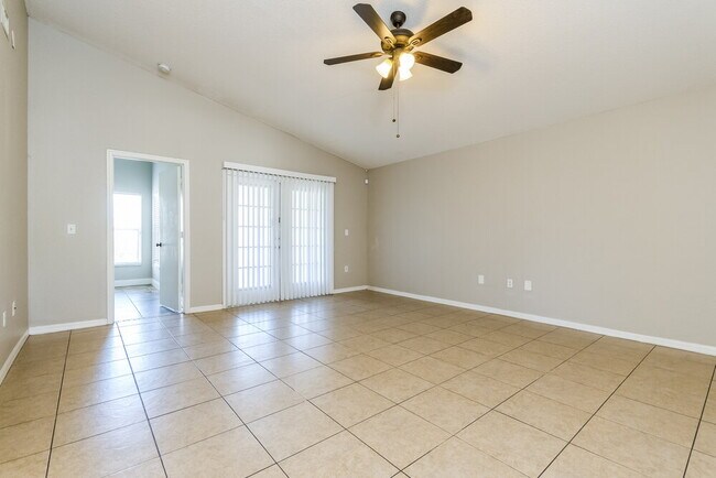 Foto del edificio - 3008 Sabal Bend Dr NE