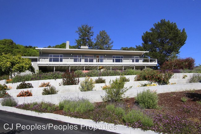 Foto del edificio - 645 Quail Run Rd