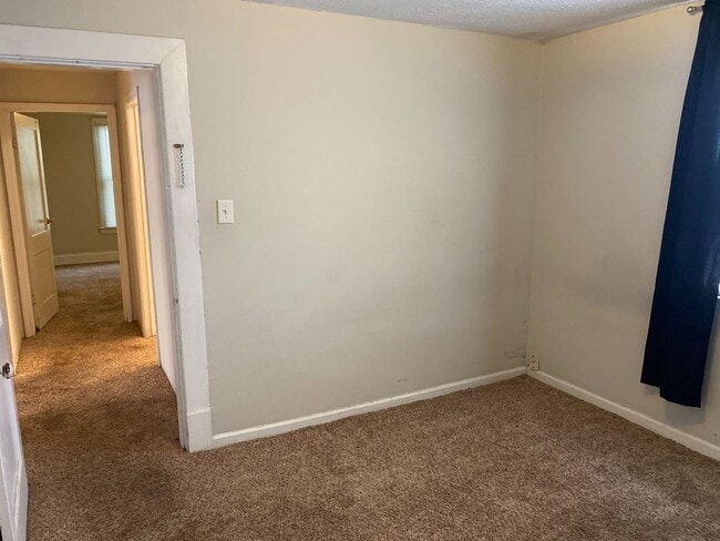 Building Photo - 362 Oldham Ave