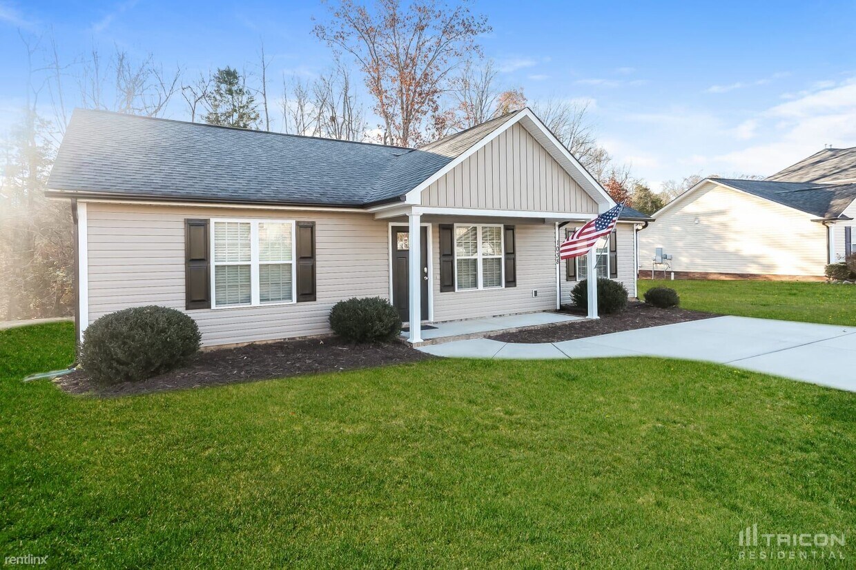 Primary Photo - 1038 Gerry Court