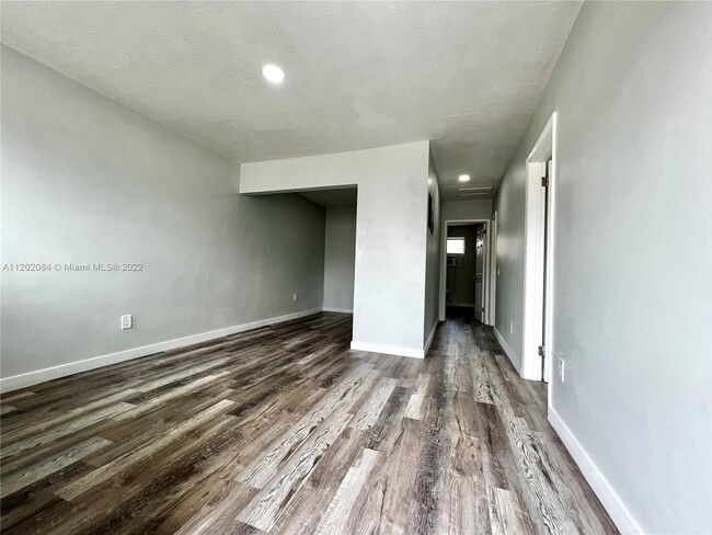 Building Photo - 805 NW 7th Ave