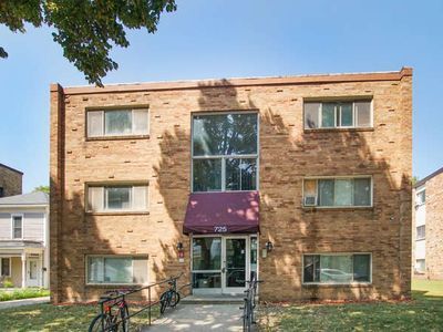 Building Photo - 729 SE 8th Ave