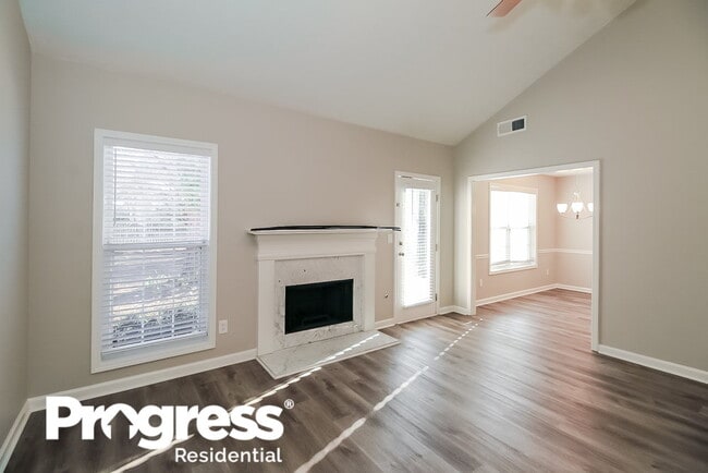 Building Photo - 1530 Range Heights Terrace