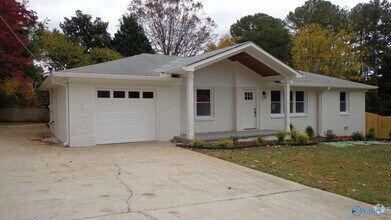 Building Photo - 7401 Martha Dr SE
