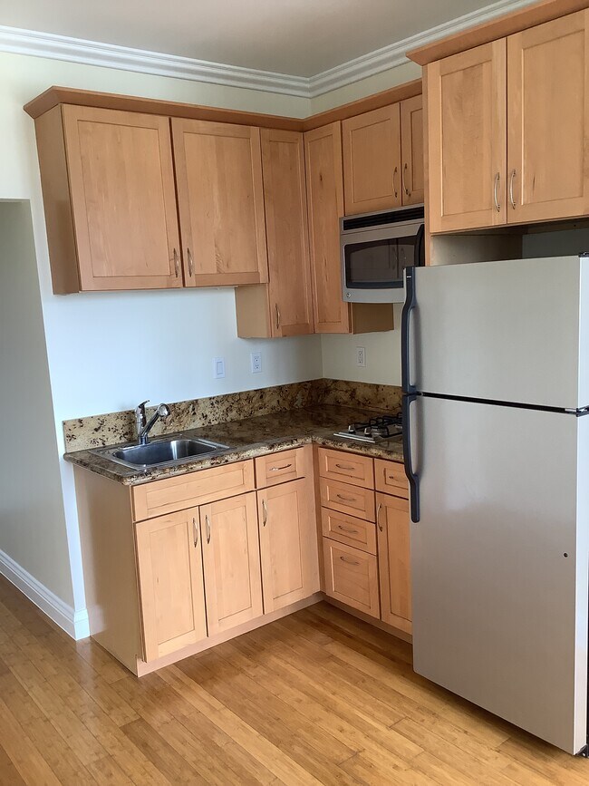 Kitchen - 3005 Main St