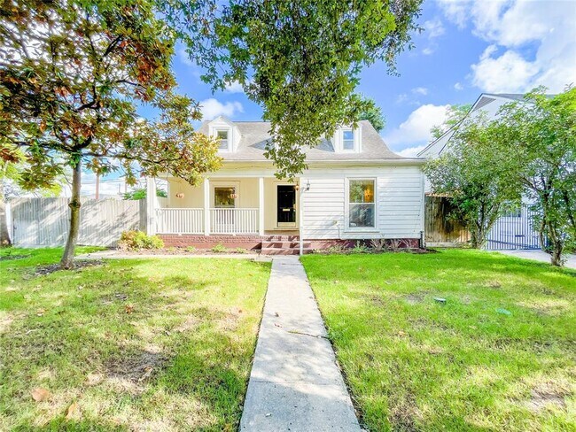 Foto del edificio - 2438 Albans Rd