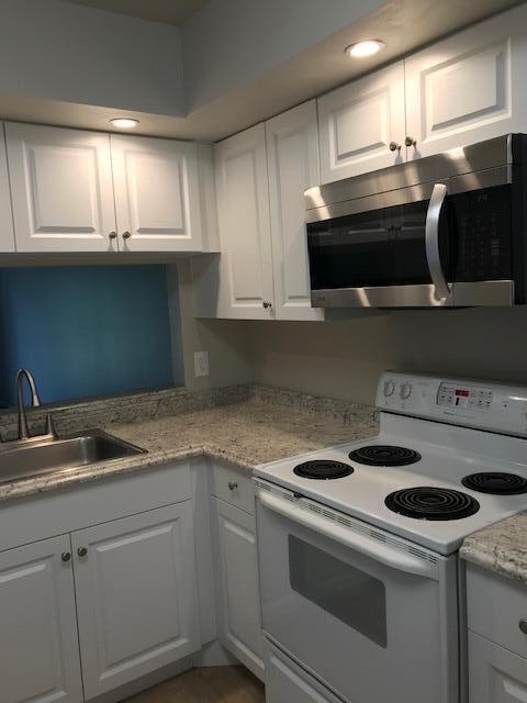 Building Photo - 7101 Golf Colony Ct