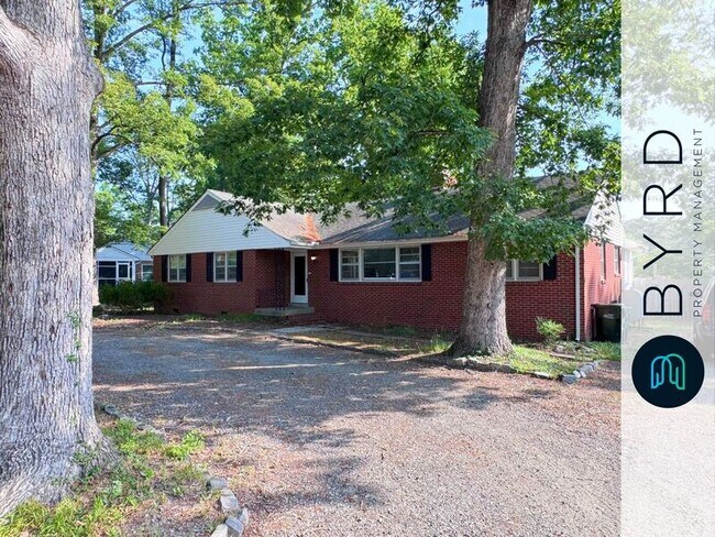 Foto del edificio - 7736 Turf Ln