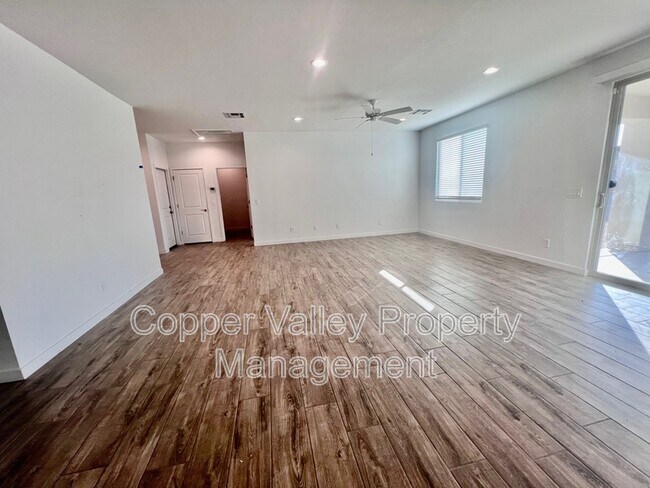 Foto del edificio - 13865 E Peak View Rd