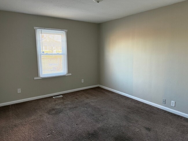 Photo - 2 Bedroom Home in a Central Area!