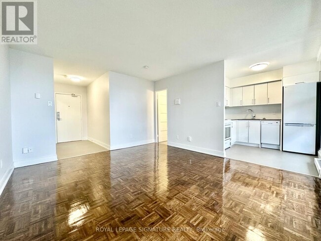 Building Photo - 33 Isabella St