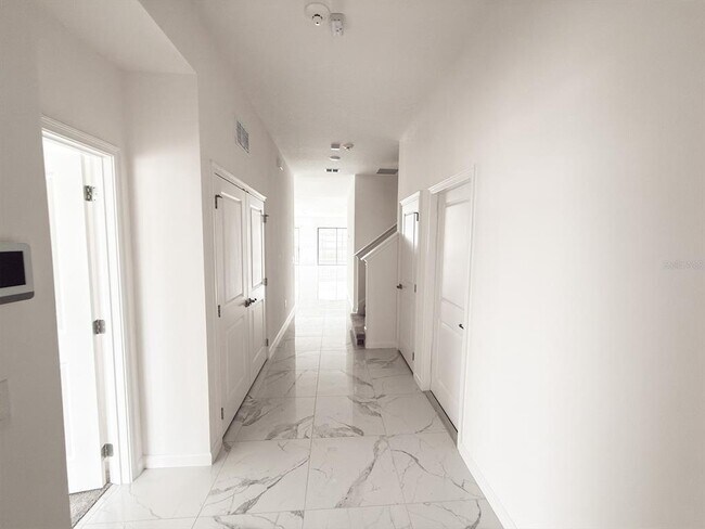 Foto del edificio - 1291 Butterfly Orchid Rd