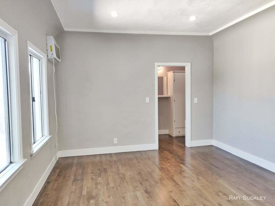 Primary Photo - One of a Kind Studio on Melrose!