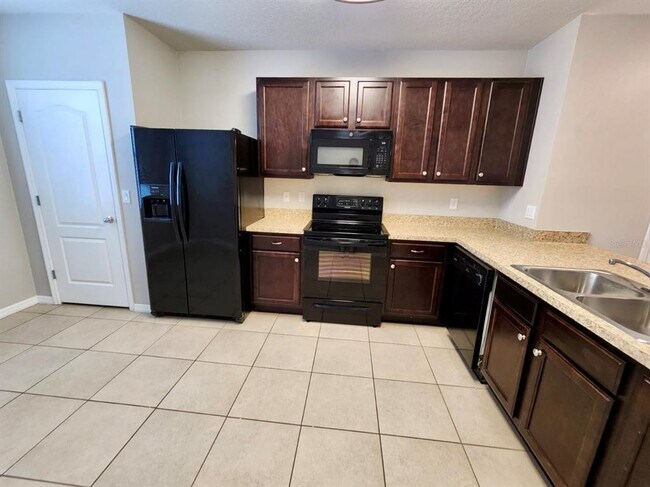 Foto del edificio - 335 Arbor Lakes Dr