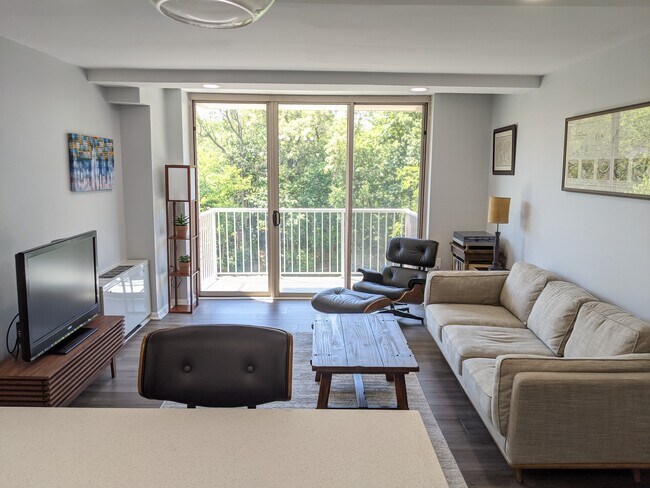 Área de estar - 2500 N Van Dorn St