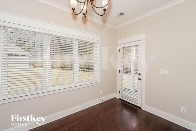 Building Photo - 1470 Woodridge Pl