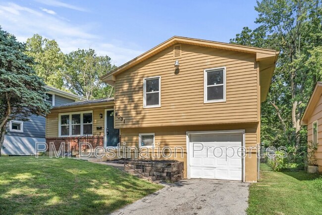 Building Photo - 8031 Wayne Ave