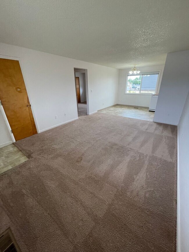 Foto del edificio - Great Pet Friendly Two Bedroom Duplex in Lebanon!