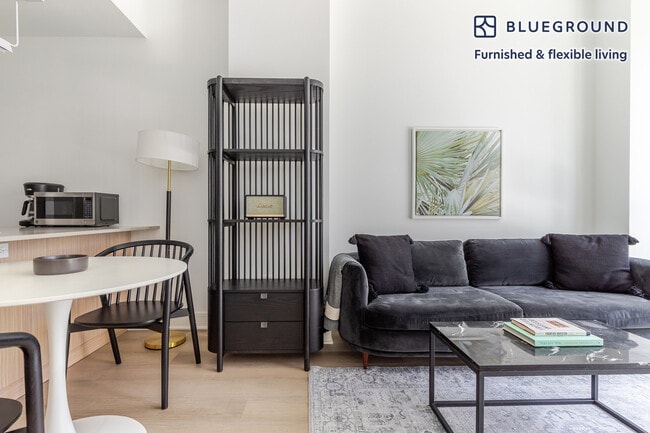 Building Photo - 240 3rd Ave