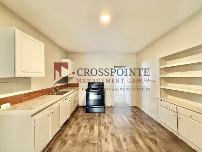 Foto del edificio - Charming 2-Bedroom 1-Bathroom Unit!