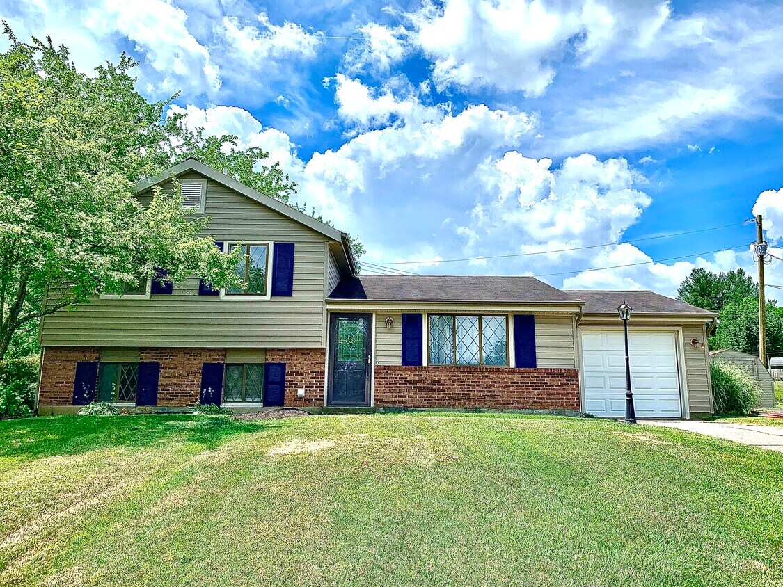 Front of home - 1891 Fernwood Pl
