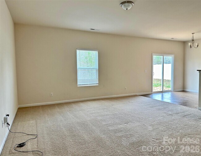 Foto del edificio - 7210 Cuddington Dr