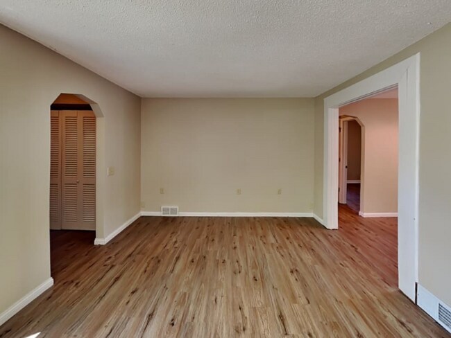 Foto del edificio - 8503 Goodhue St NE