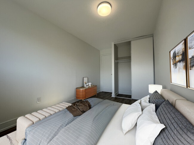 Building Photo - 130-150 Christopher Drive