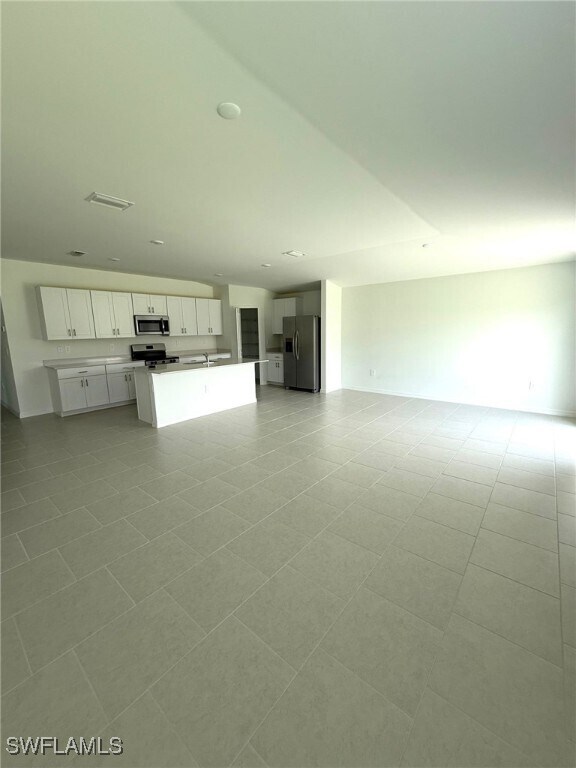 Foto del edificio - 17610 Paradiso Wy