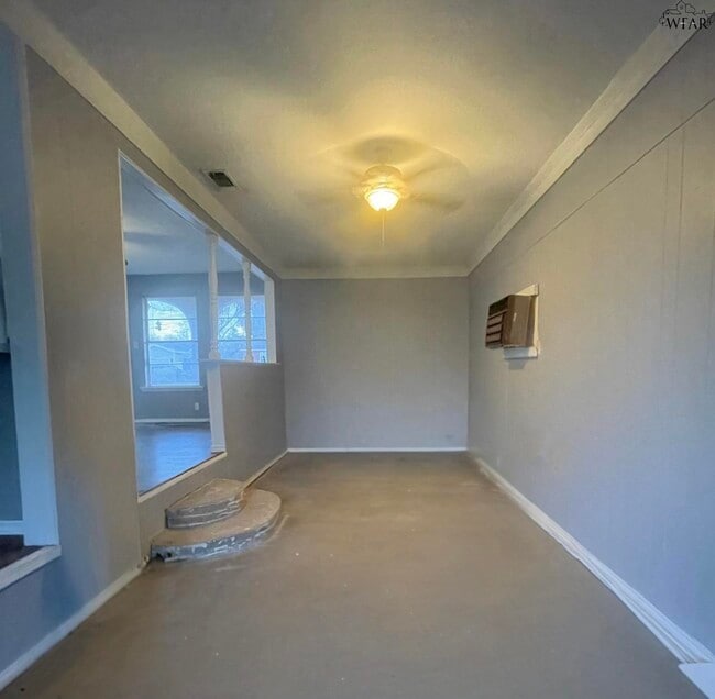 Building Photo - 1226 Bandera Blvd