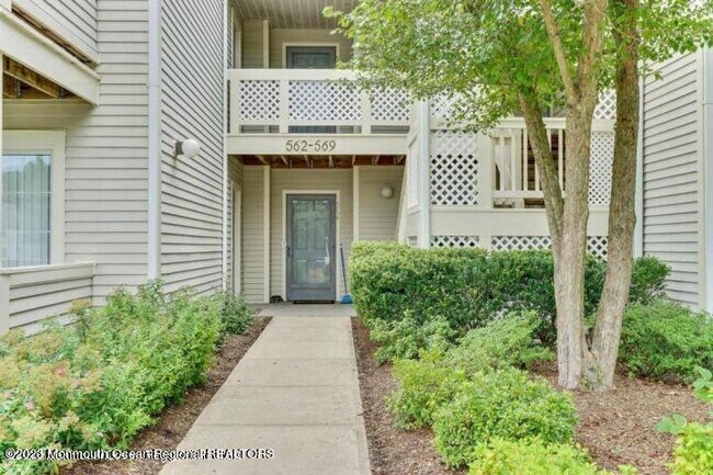 Building Photo - 563 Applewood Ct